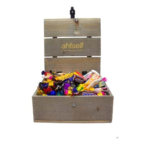 Trälåda med påskgodis i drivved – Liten, 800 g